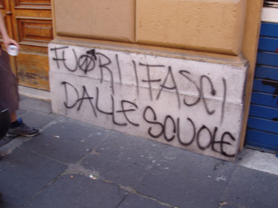 foto dalla partecipazione degli studenti alla manifestazione del 25 aprile